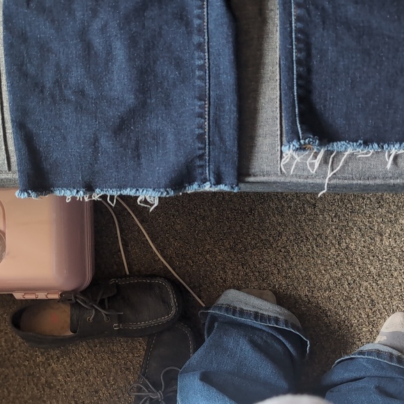 Just don't like them anymore. Too big for me now. - Picture 3 of 3